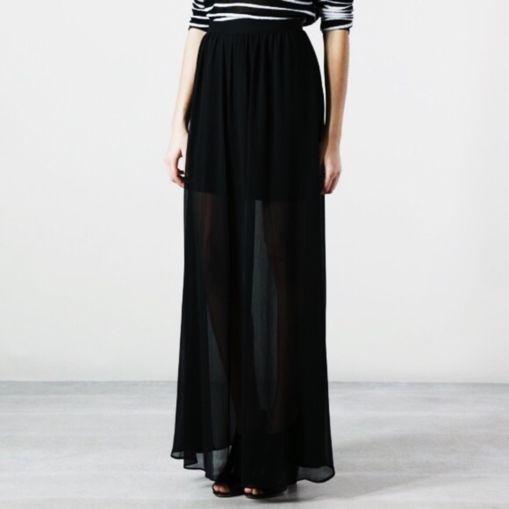 Chiffon Maxi skirt with lining.